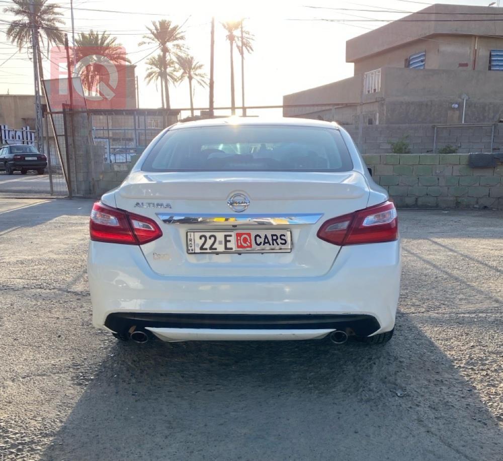 نيسان ألتيما